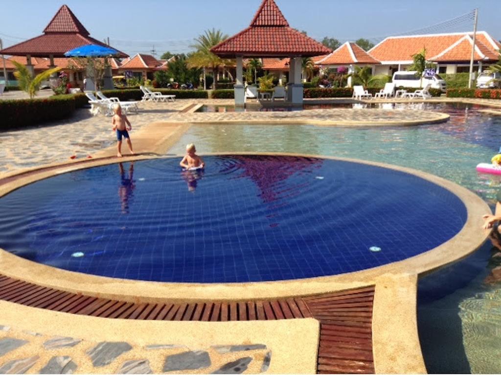 Sea Breeze House Villa Mae Phim Phòng bức ảnh